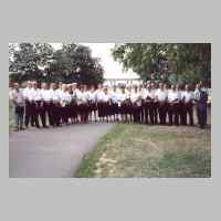 59-09-1217 5. Kirchspieltreffen 2003. Der Singkreis Dittigheim.JPG